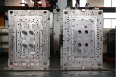 What should be noticed when protecting and repairing injection molds?