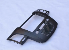 What do we need to pay attention to when making plastic molds?